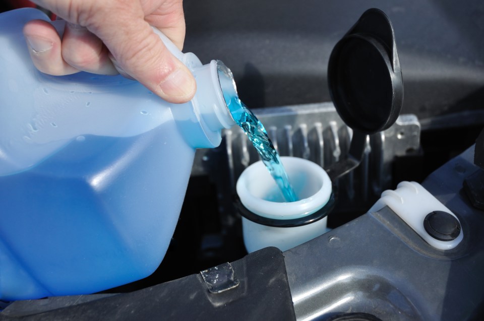 How to Make Car Window Washer Fluid