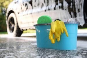 How to Wash a Car With a Bucket of Water