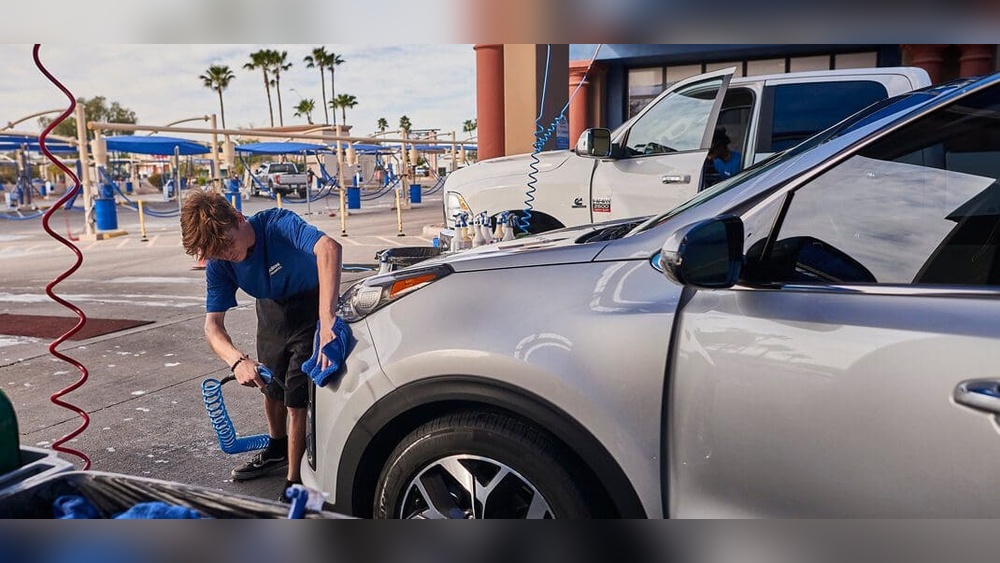 What is a Full Service Car Wash