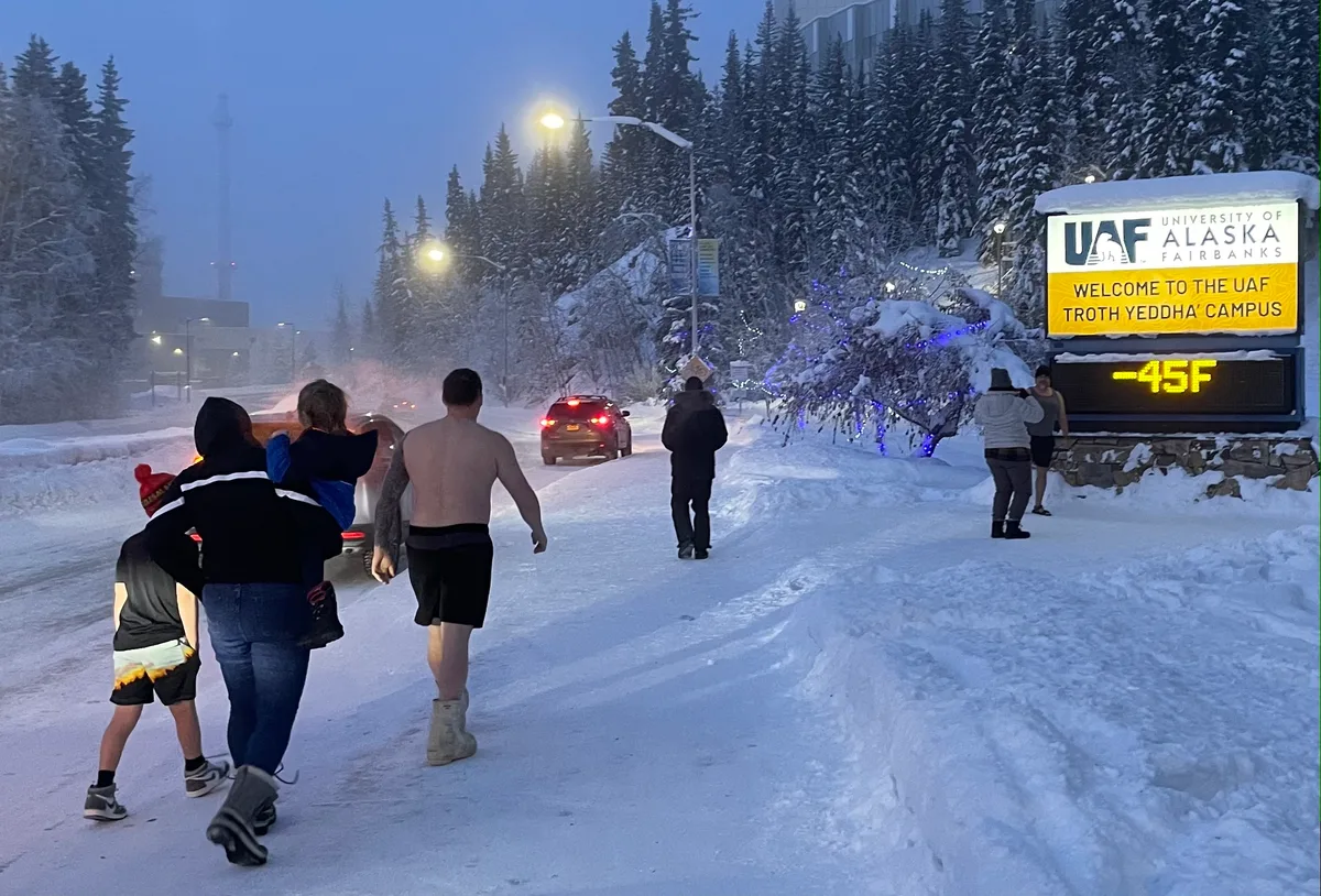 Alaska right-of-way sign