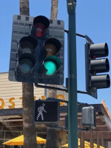 Arizona U-turn laws at controlled intersections