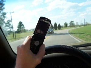Colorado hands free law for drivers under 18 and distracted driving fines