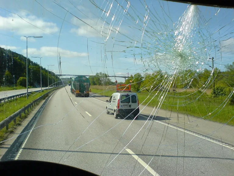 Colorado windshield damage laws
