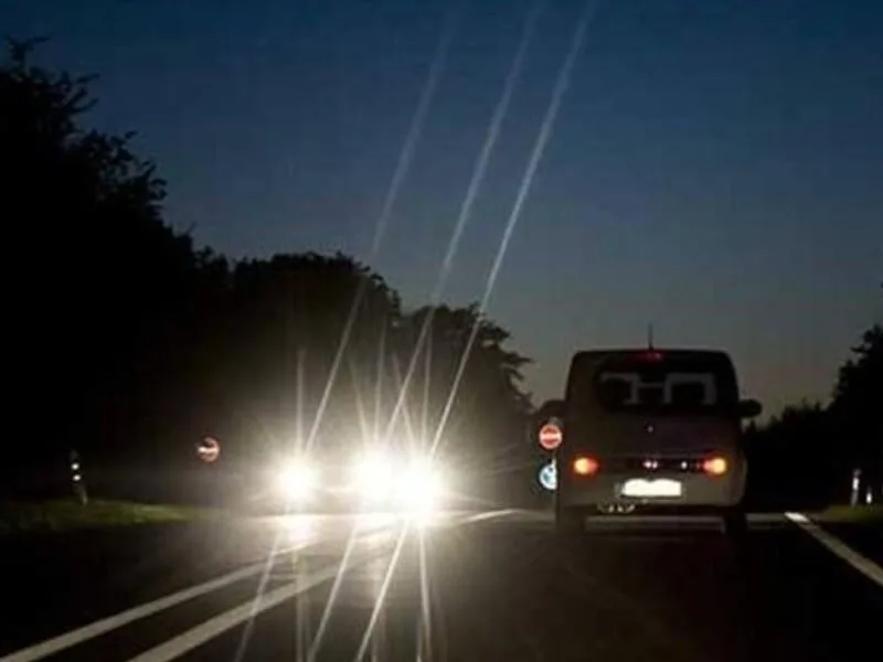 light bar glare oncoming traffic