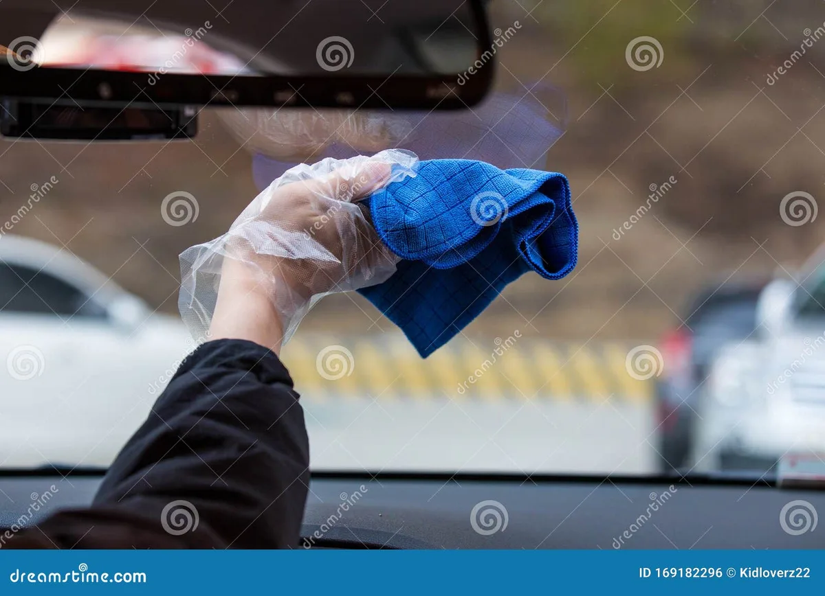 microfiber towel glass cleaning