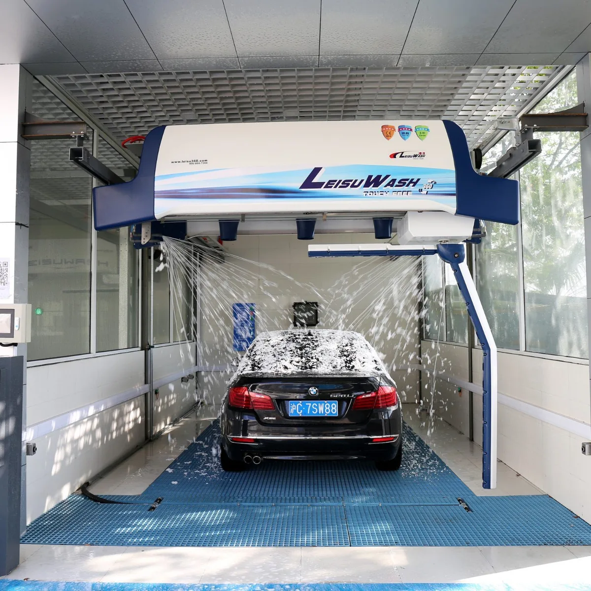 touchless car wash automatic