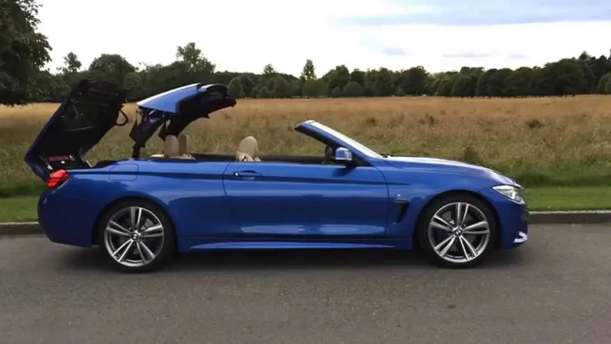 BMW 440i convertible roof