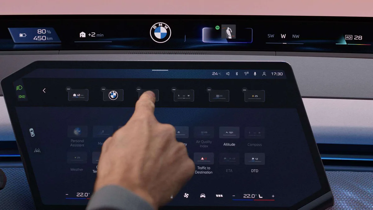 BMW iDrive controller screen