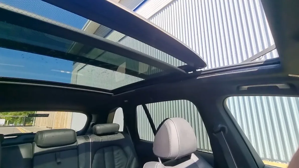 BMW X5 panoramic sunroof