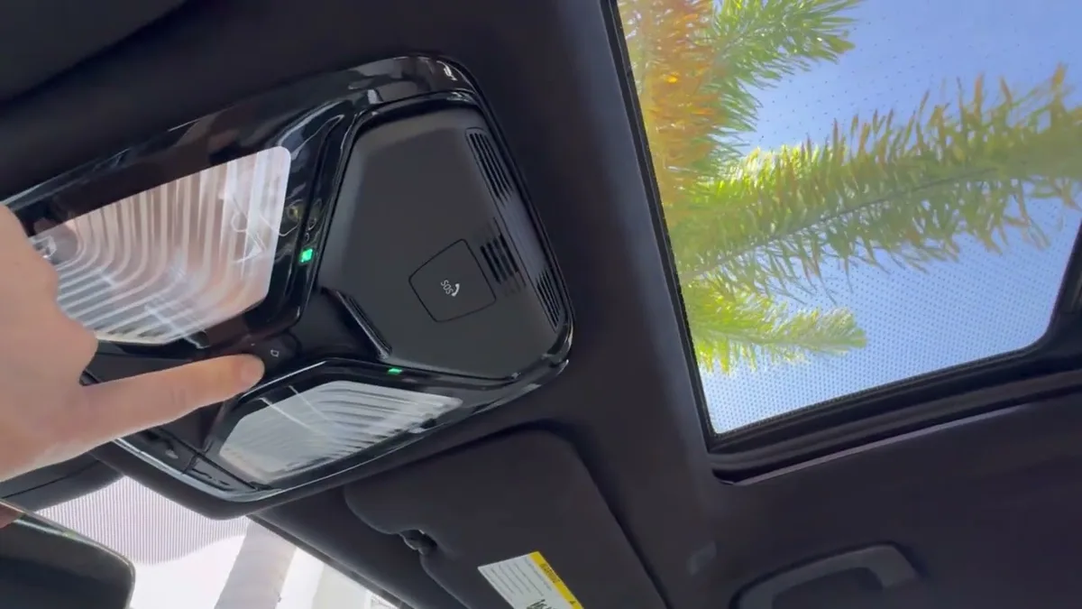 BMW X7 sunroof