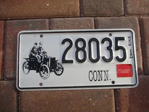 Connecticut historic vehicle with early American license plate