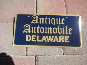 Delaware historic vehicle with antique license plate