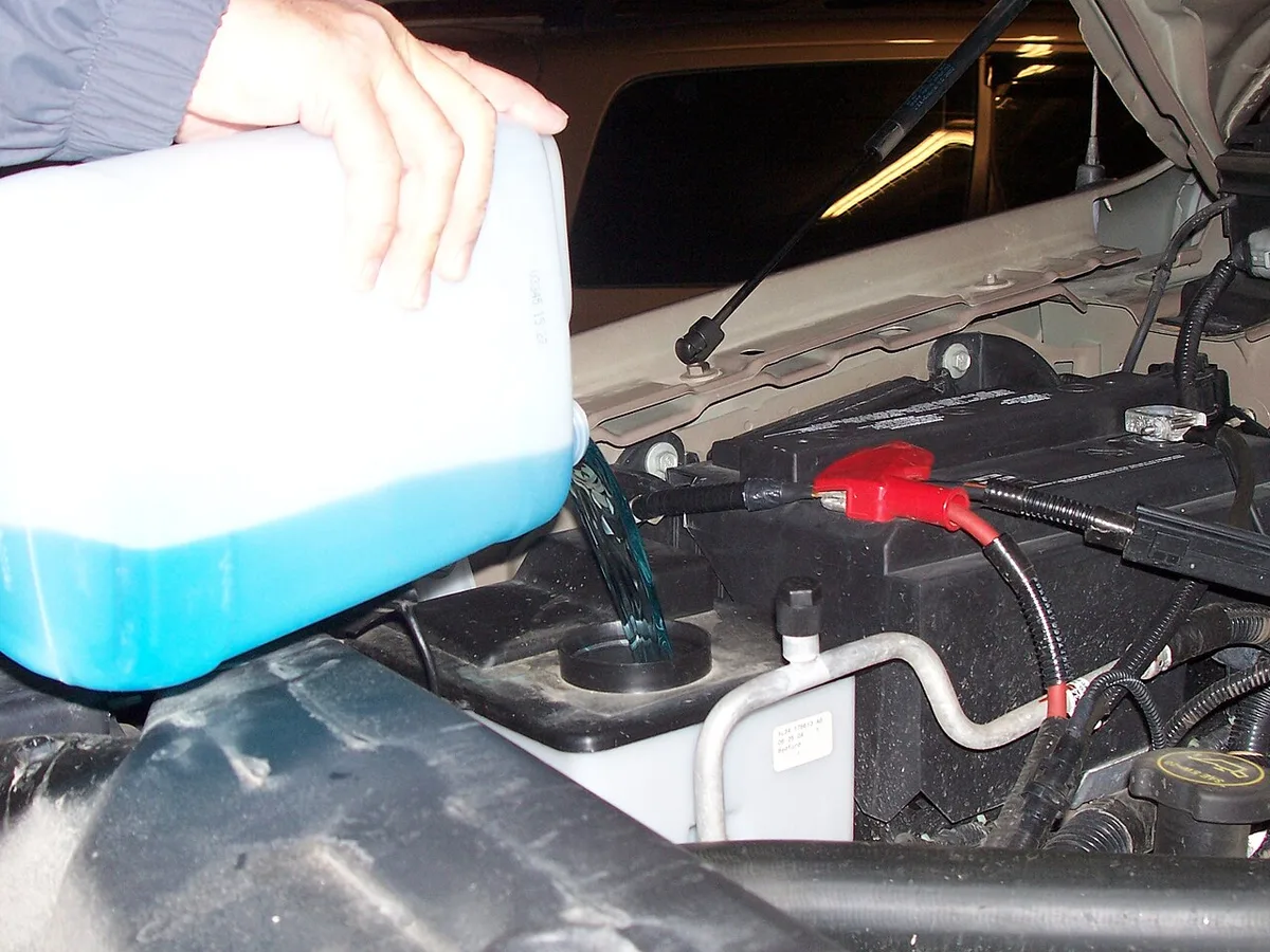 filling washer fluid BMW i4