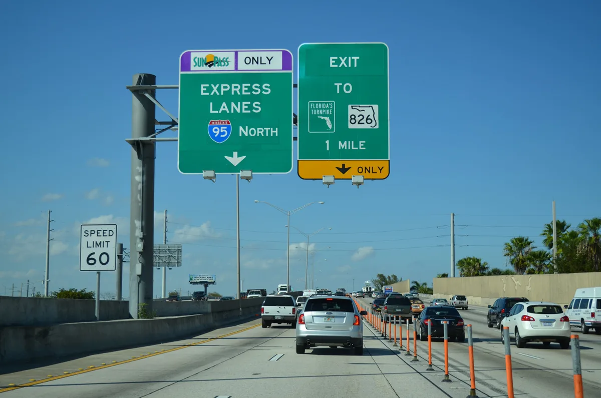 Florida express lane usage guidelines and weaving violation penalties