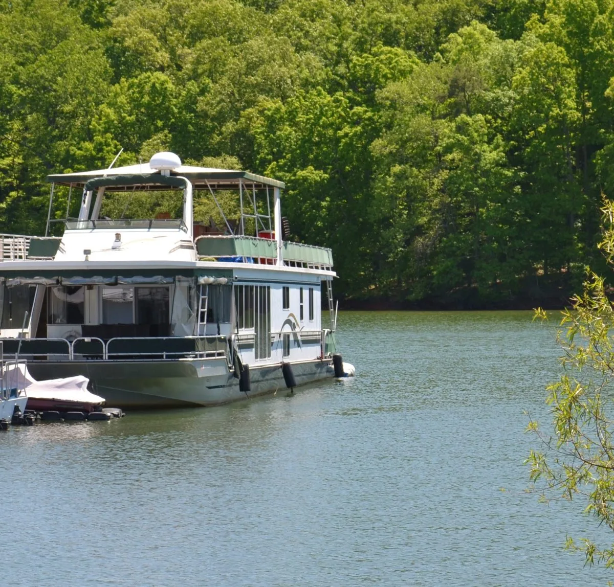 Georgia boat and vessel registration fees and safety equipment rules
