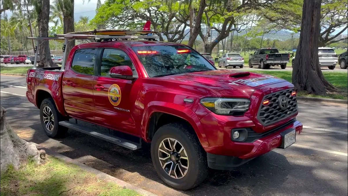 Hawaii blue and red light prohibition for private motor vehicles
