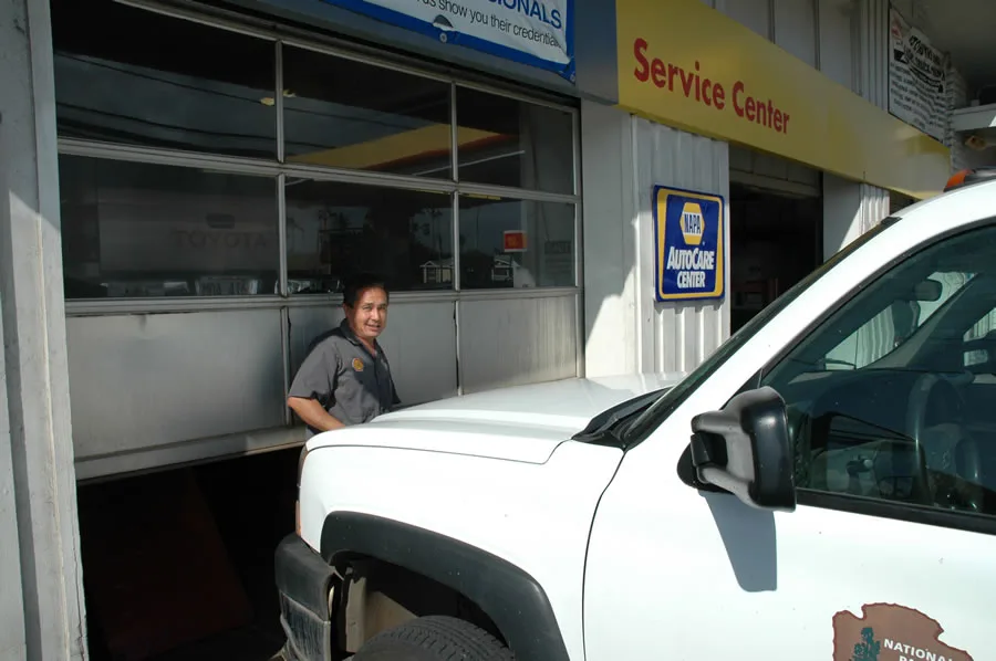 Hawaii vehicle safety inspection station
