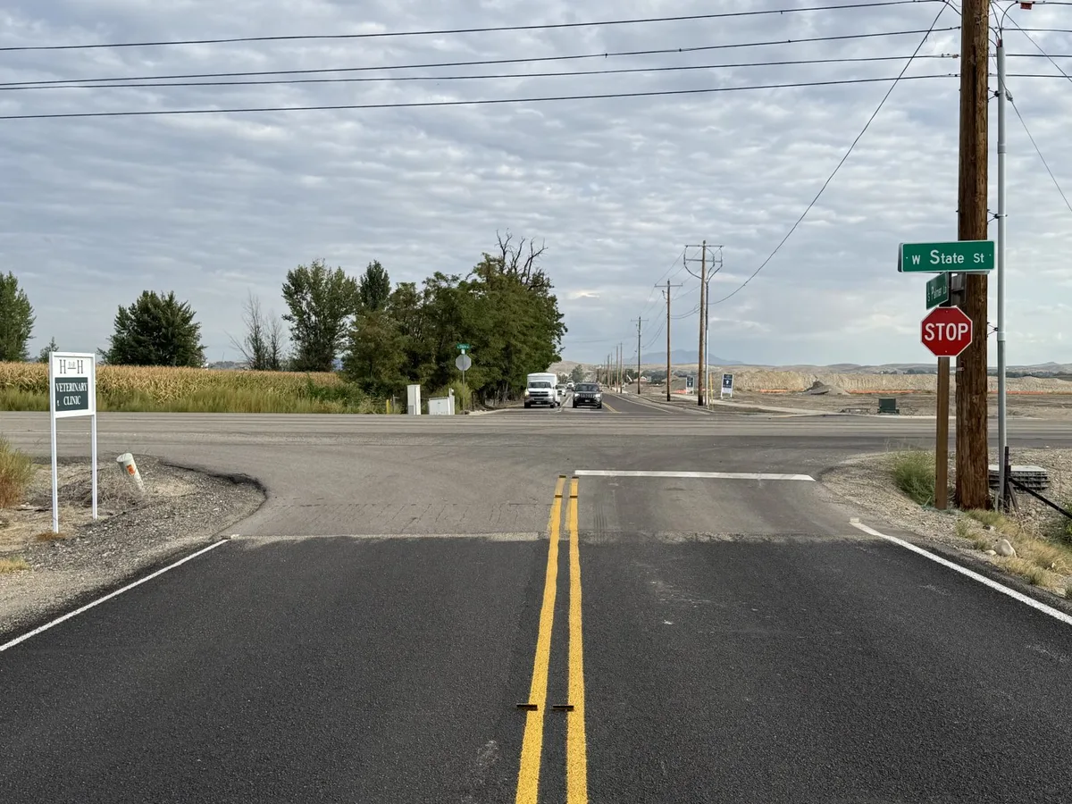 Idaho law on driving through parking lots to avoid traffic signals