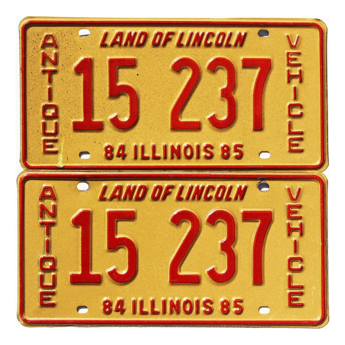 Illinois antique car with specialty plates