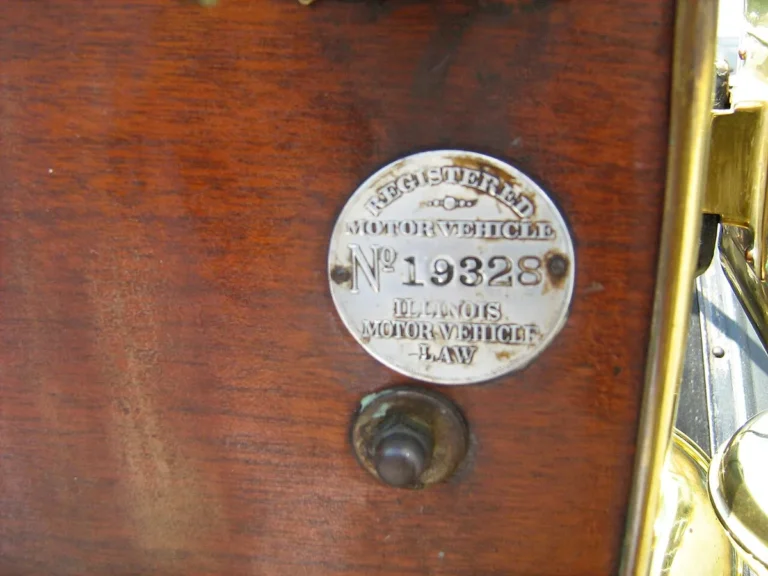 Illinois antique vehicle registration for cars 25 years and older