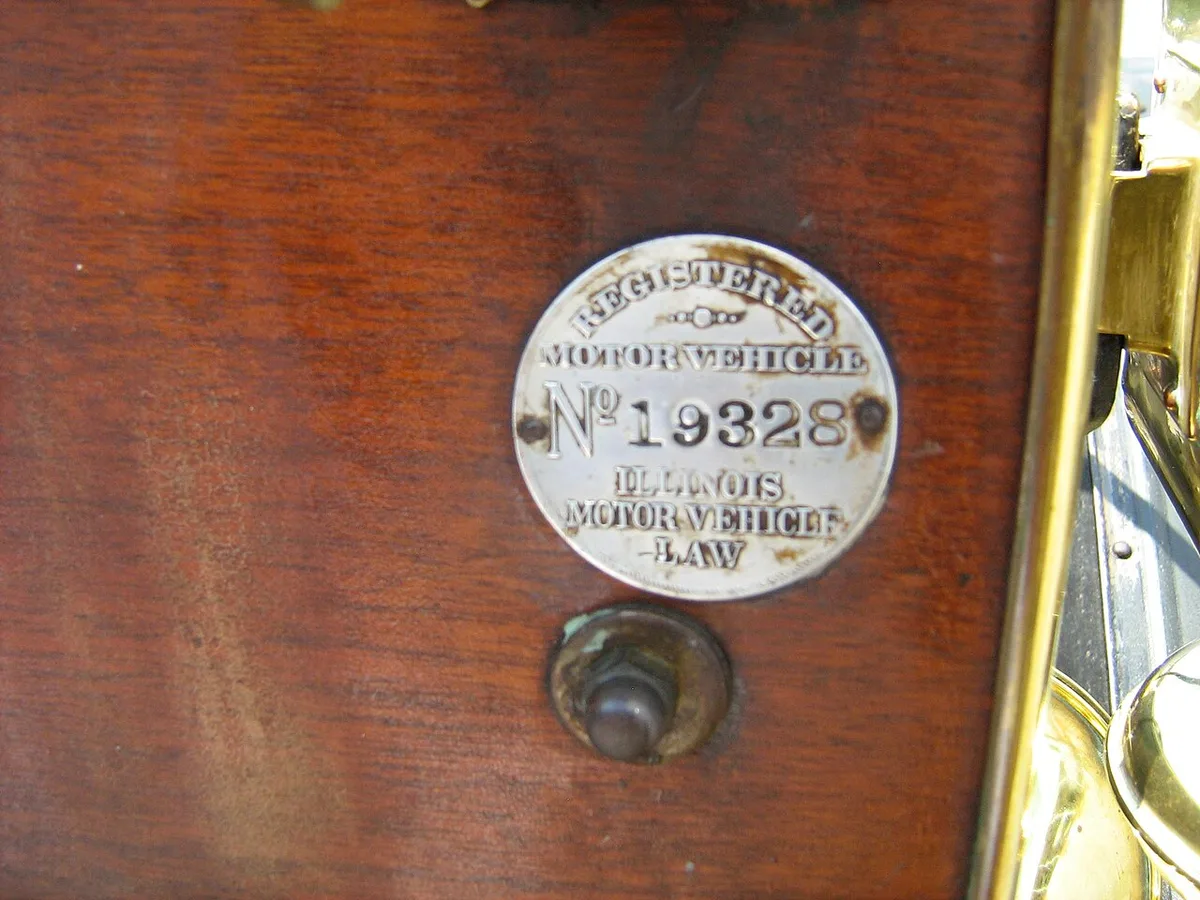 Illinois antique vehicle registration for cars 25 years and older