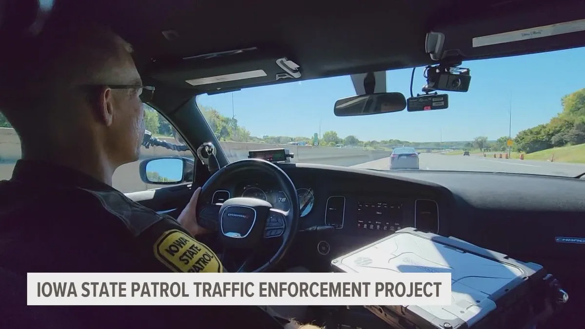 Iowa $175 fine for holding or using a cellphone while driving