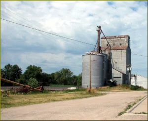 Iowa abandoned vehicle removal process on public and private property