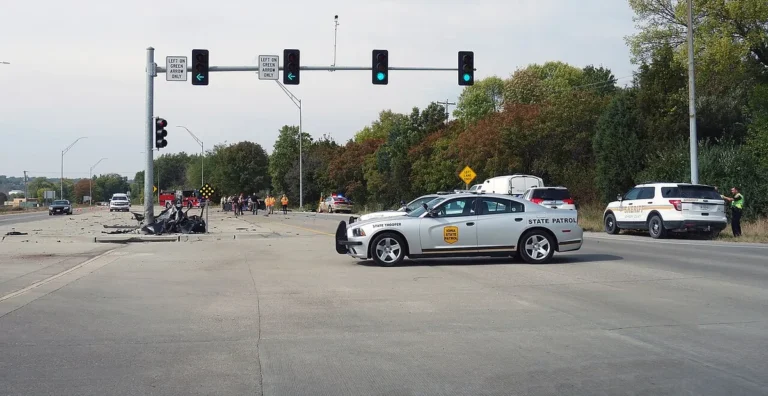 Iowa car crash reporting to police