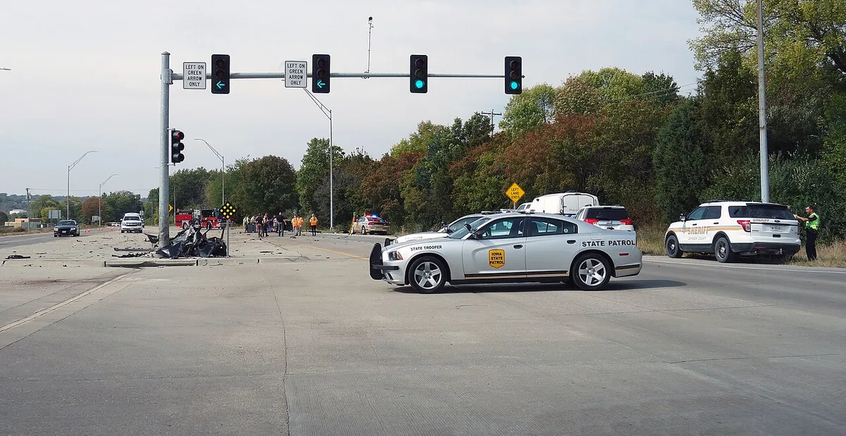 Iowa car crash reporting to police