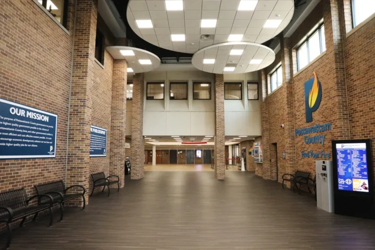 Iowa DOT office registration desk