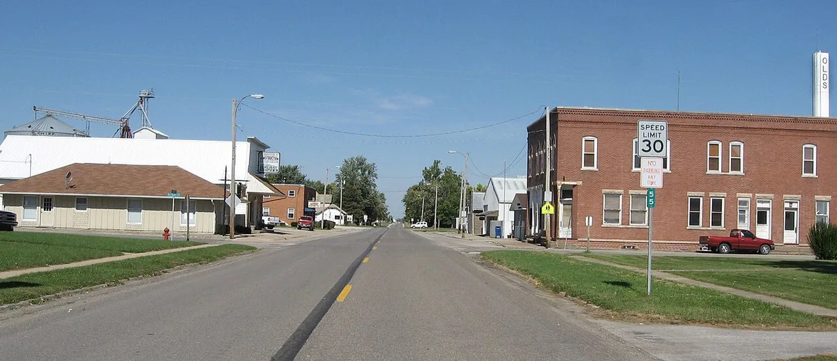 Iowa moped speed limit 30 mph sign