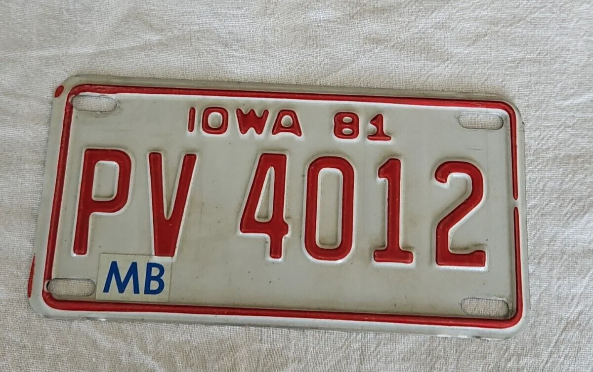 Iowa motorized bicycle registration fee of $7 for gas or electric mopeds