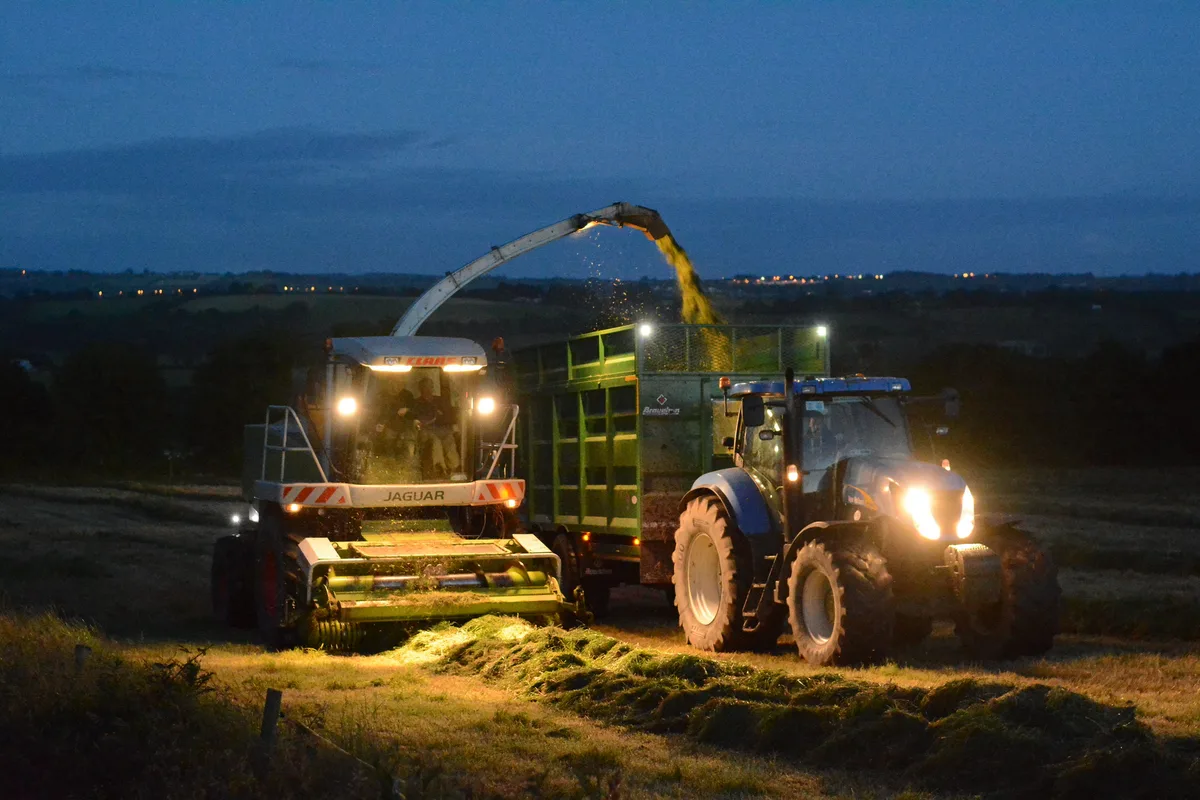 Michigan farm equipment road lighting diagram