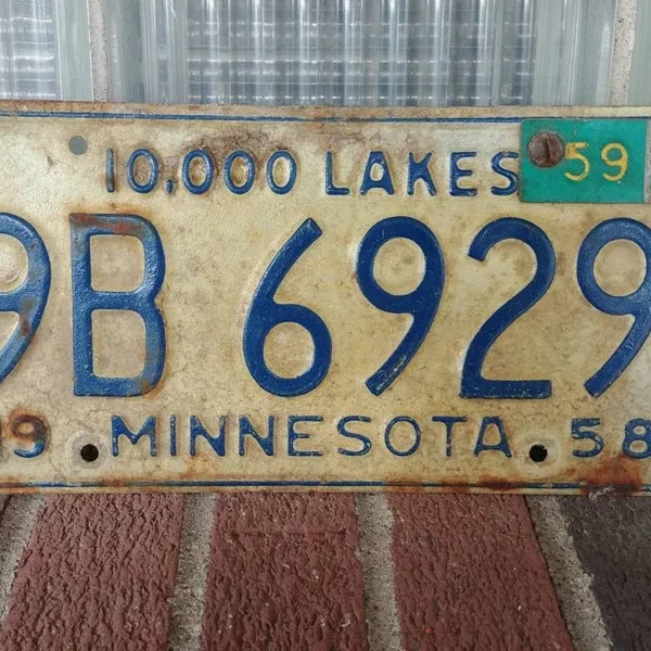 Minnesota antique vehicle plates