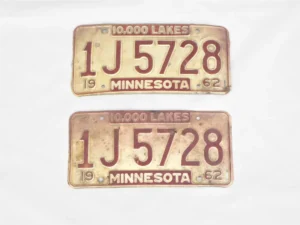 Minnesota antique vehicle registration requirements for vehicles age twenty five and older