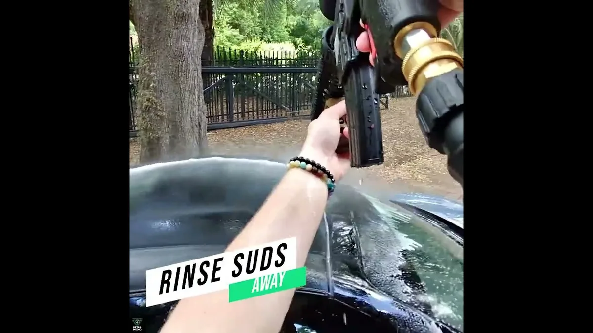 pH-neutral car soap