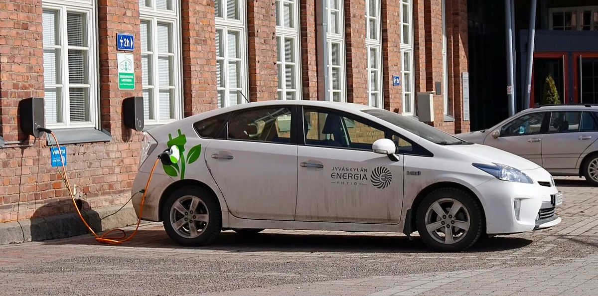 PHEV vs EV vs hybrid comparison