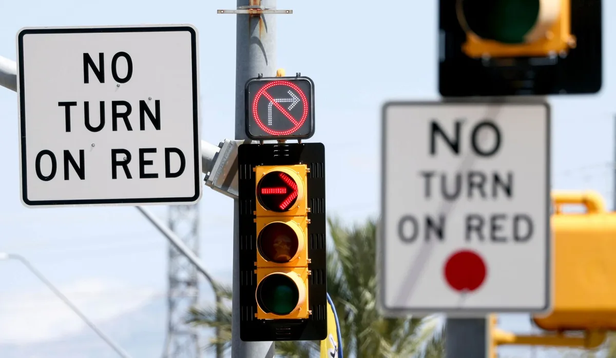 phoenix arizona turn right om red