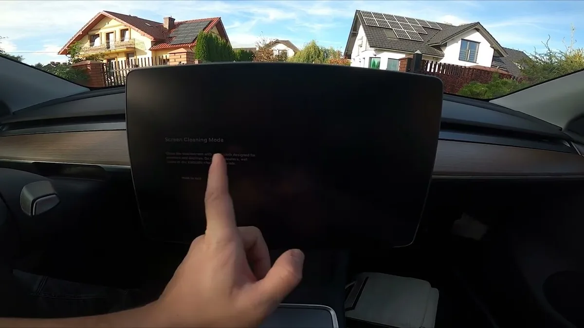 Tesla Car Wash Mode touchscreen activation