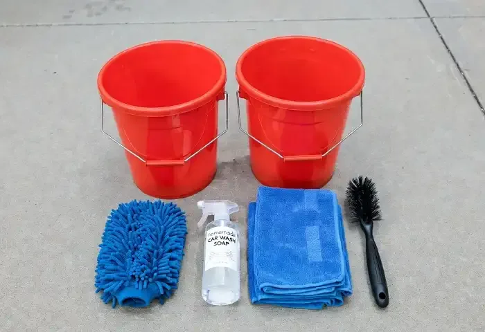 washing car with dish soap safely