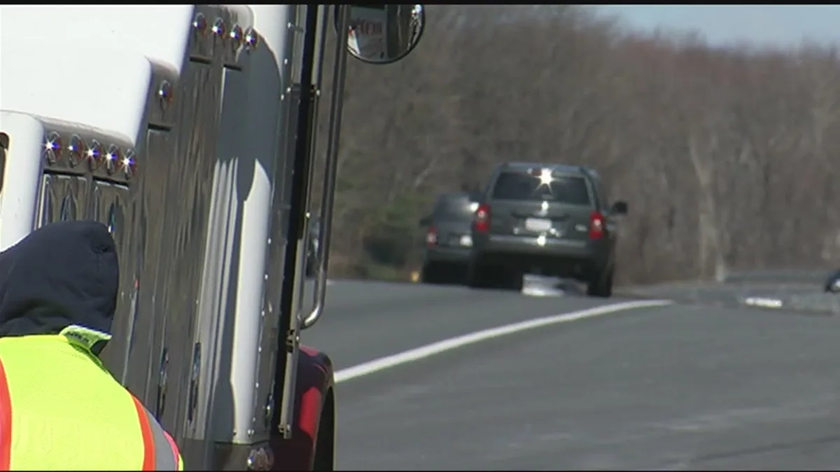 When the Move Over Rule Applies on Massachusetts Roads