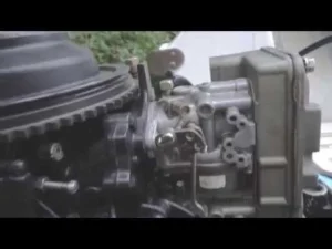 where to spray starting fluid on outboard motor