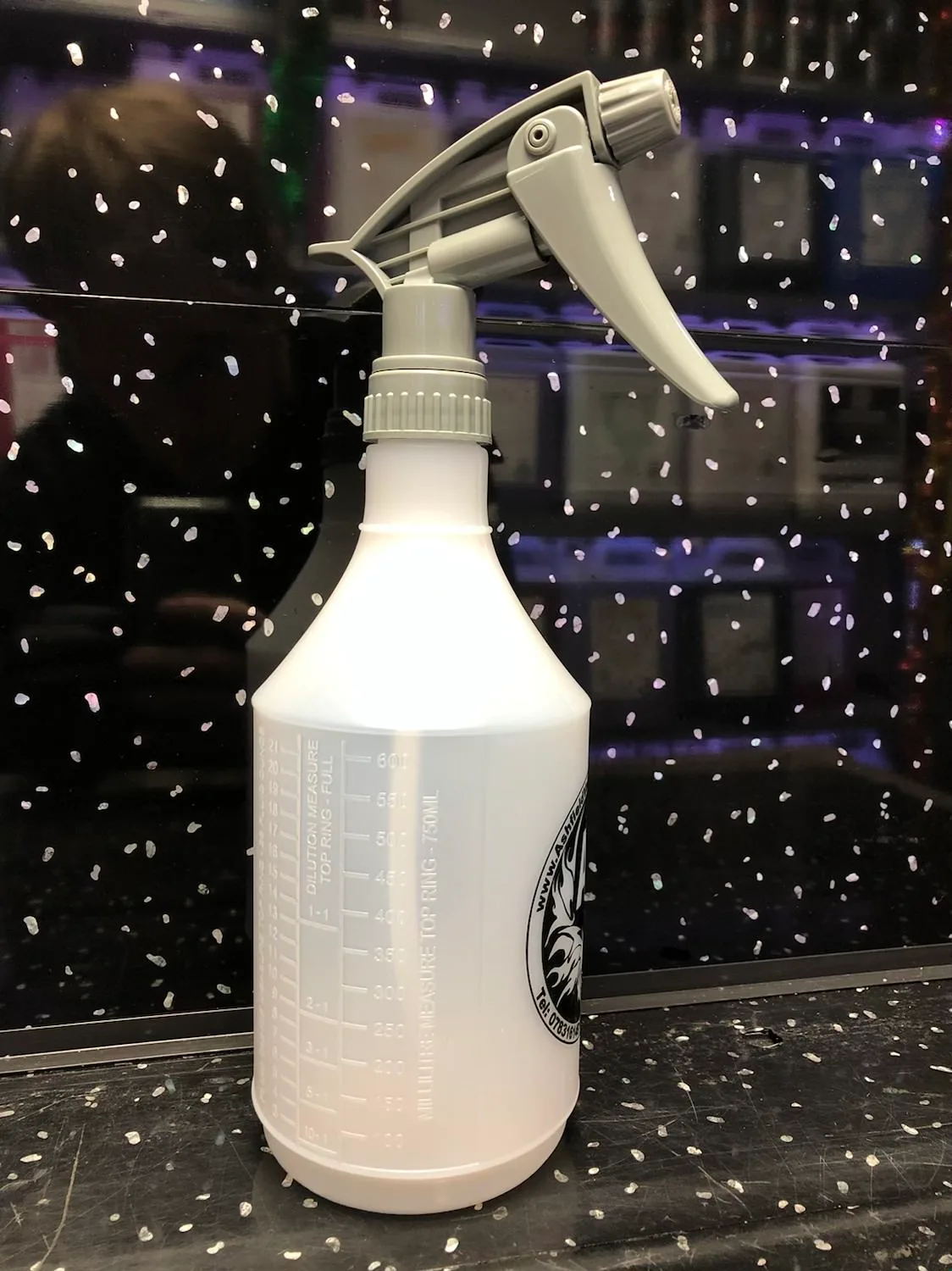 glass cleaning with trigger spray