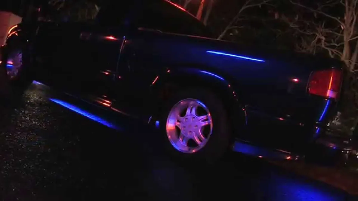 illegal blue lights on private car