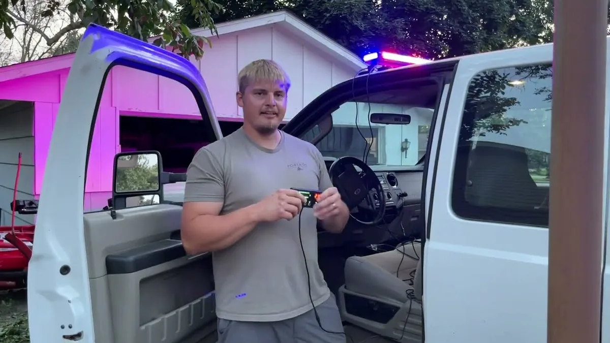 illegal red blue lights private vehicle