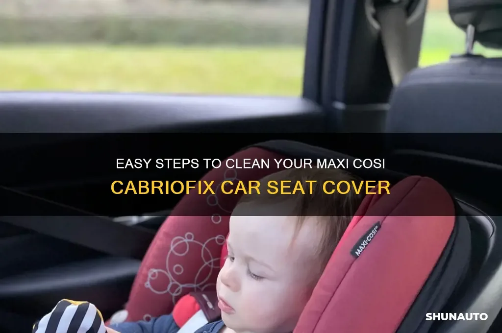 Maxi-Cosi cover removal step