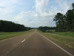Mississippi U turn laws at controlled intersections and highway crossovers