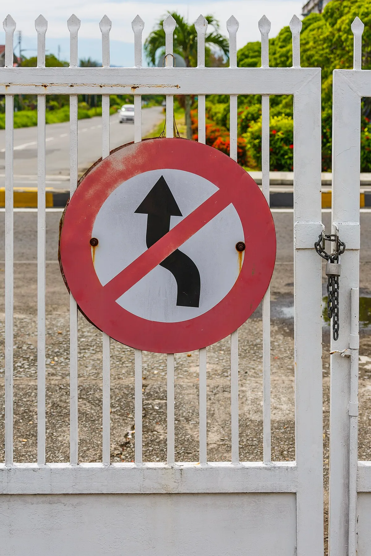 no right turn on red sign