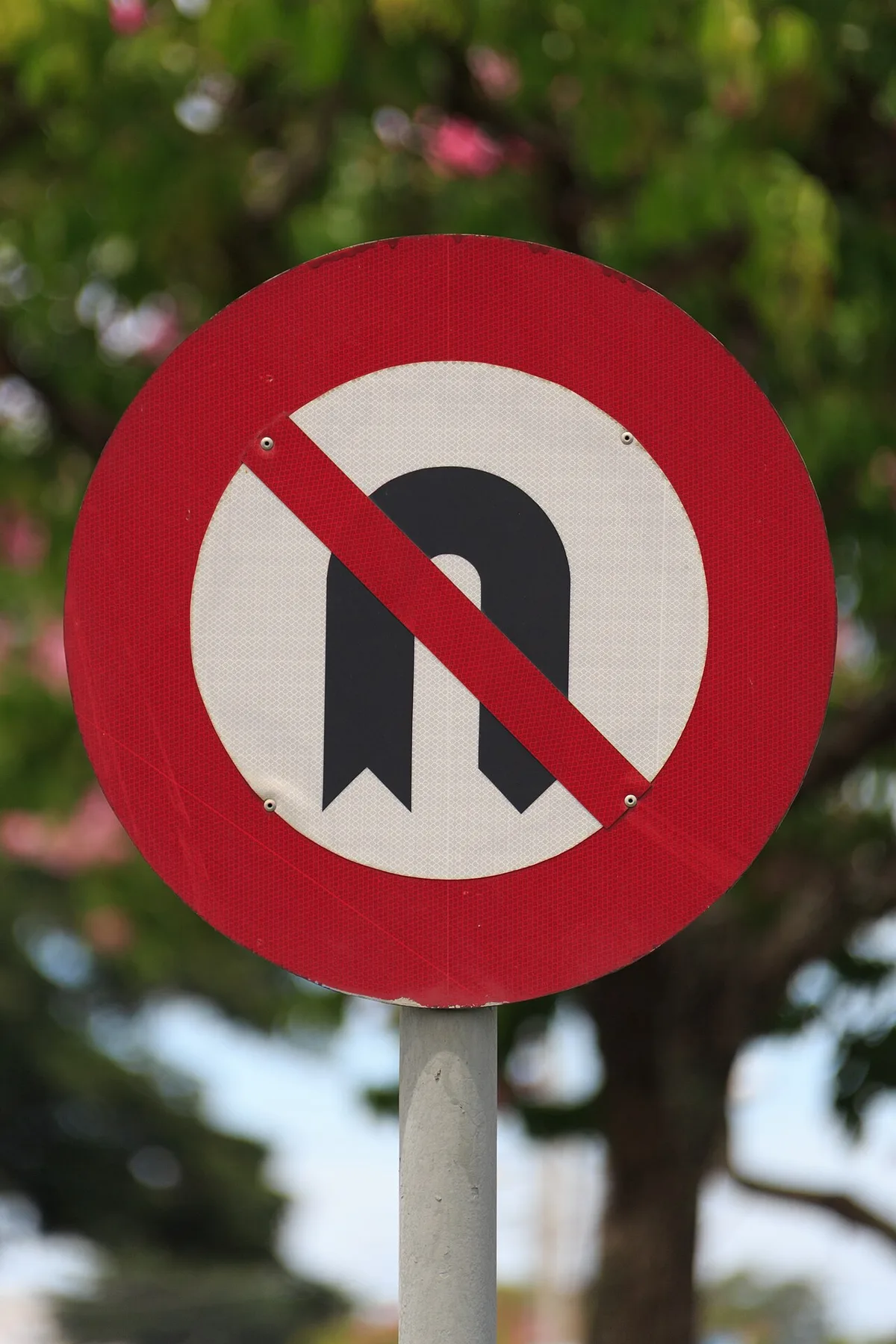 No U-turn sign