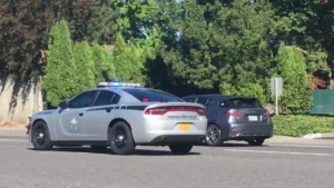 Oregon move over law for emergency vehicles on roadside
